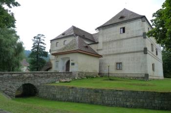 Vodní tvrz (© František Kinař, 08/2014)
