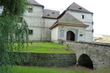 Vodní tvrz (© František Kinař, 08/2014)