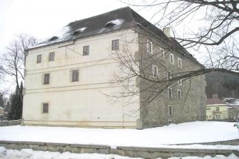 tvrz Jeseník (© Vlastislav Mareček, 02/2005)