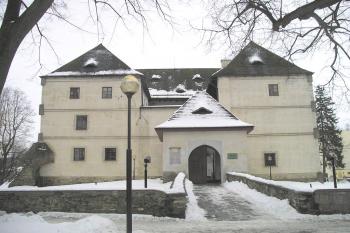tvrz Jeseník (© Vlastislav Mareček, 02/2005)
