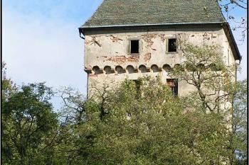 Západní průčelí ( © Petr Turyna 10/2005)