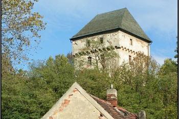 Pohled od jihozápadu ( © Petr Turyna 10/2005)