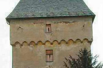 vstupní průčelí ( © Pavel Zany Komárek 1.11.2000)
