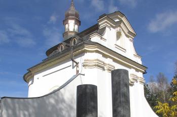 Kaple Nanebevzetí Panny Marie v českolipské místní části Lada ( © Pavel Vítek 10/2018)