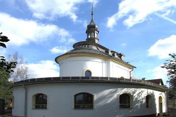 Kaple Nanebevzetí Panny Marie v českolipské místní části Lada ( © Pavel Vítek 10/2018)