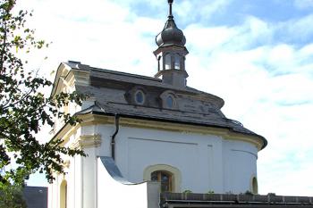Kaple Nanebevzetí Panny Marie v českolipské místní části Lada ( © Pavel Vítek 10/2018)