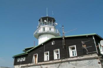 rozhledna s horským hotelem (2003 ©Václav Hodek)