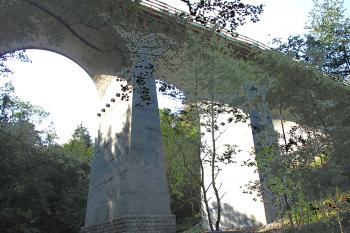 Malý železniční viadukt u Kutin, části obce Kuřimská Nová Ves ( © Pavel Vítek 09/2018)
