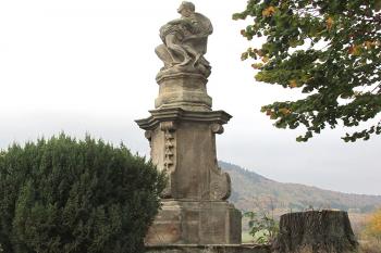 Sousoší Pieta v Mladějově na Moravě ( © Pavel Vítek 10/2018)