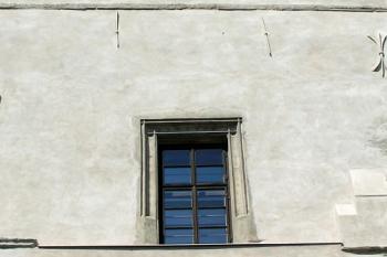 Detail části jižního průčelí ( © Petr Turyna 08/2005)
