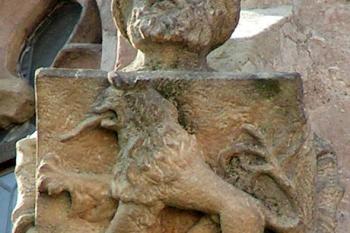 Výzdoba arkýře východní stěny ( © Petr Turyna 08/2005)