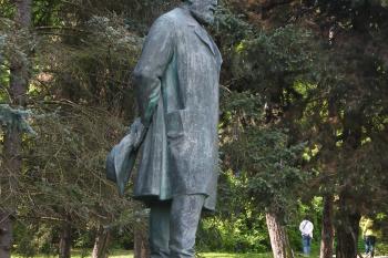 Socha Jana Nerudy pod Petřínem (© Jiří Špaček 05/2017)
