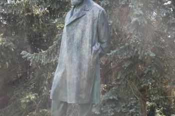 Socha Jana Nerudy pod Petřínem ( © Jiří Špaček 05/2017)