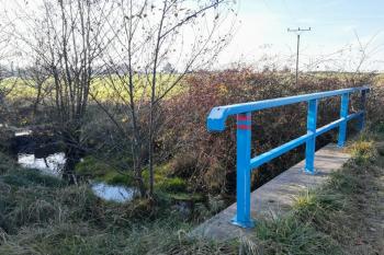 Most přes Dobrovízský potok (© Simona Kidlesová 10/2021)