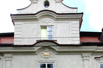 Bývalá poštovní stanice v Jenči ( © Pavel Vítek 07/2019)