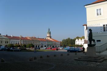 Náměstí (© Robert Šebl, 10/2006)