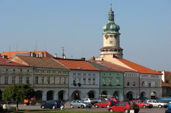 Náměstí se věží zámku (© Robert Šebl, 10/2006)
