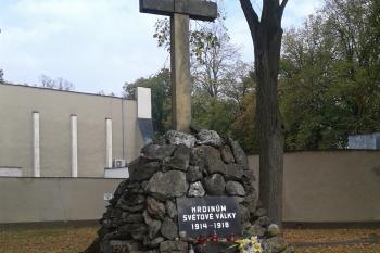 Hlavní pomník padlým v 1.sv. válce ( © Ivo Rozehnal 10/2018)