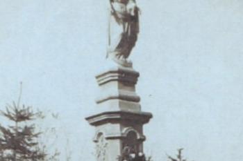 Dobová fotografie (© zdroj:https://www.klopotovice.cz/file.php?nid=1914&oid=3691523)