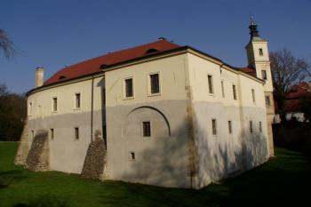 Zámek od jihovýchodu (© Lukáš Pechánek, 04/2009)