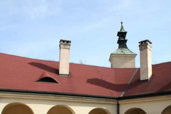 Nádvoří zámku (© Ivan Grisa, 03/2008)