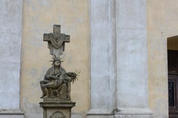 sousoší Piety u kostela (© Luděk Vláčil 05/2019)