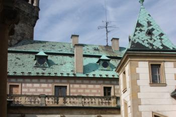 Západní křídlo z arkád jižního křídla ( © Ivan Grisa 03/2011)