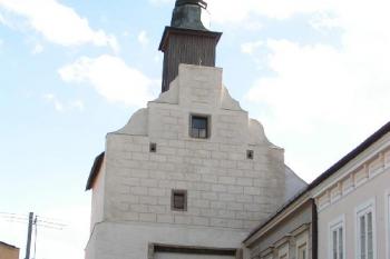 Pohled od barbakánu ( © Petr Turyna 06/2004)