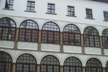 nádvoří zámku (© zdeněk komínek, 11/2006)
