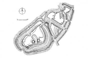 Situační náčrt (Plaček M., Hrady a zámky na Moravě a ve Slezsku, Libri, 3. vydání, 2001, str. 154, obr. 165)