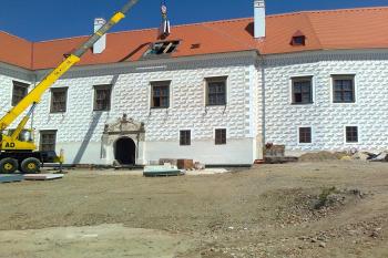 Pohled na jižní průčelí (© Josef Ambros, 06/2012)