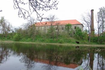 Pohled od západu ( © Roman Řezáč 05/2005)