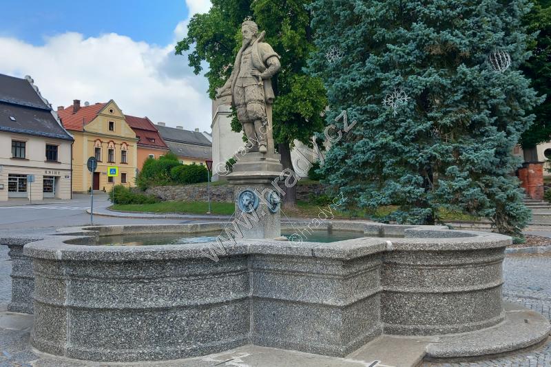 kašna Vratislava z Pernštejna