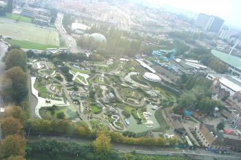 Atomium v Bruselu, pohled na Mini-Europe ( © Pavel Vítek 07/2017)