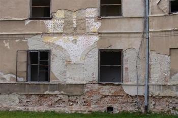 detail zdiva na nádvoří zámku (© zdeněk komínek, 11/2006)