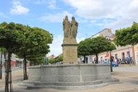 kašna se sousoším sv. Cyrila a Metoděje