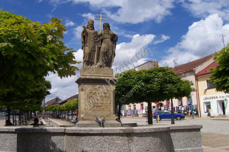kašna se sousoším sv. Cyrila a Metoděje kašna se sousoším sv. Cyrila a Metoděje