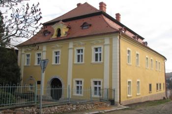 Rekonstrukce severní a západní fasády v roce 2009 (© Miroslav  Jaroš, 10/2010)