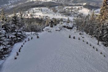 válečný památník ( © Radovan Smokoň 12/2014)