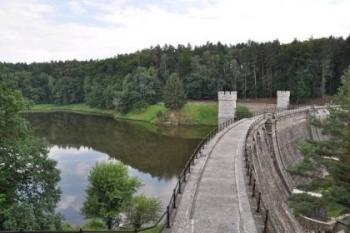 Přehrada Pařížov (© TIC Seč  07/2013)