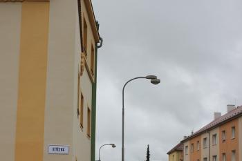Dům kopírující tvar kaple. (© Luděk Vláčil 09/2019)