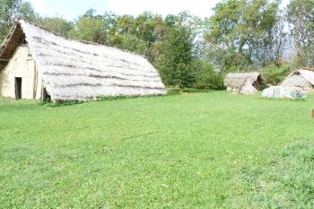 Archeologický skanzen Březno u Loun (© František Kinař, 04/2012)