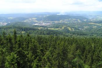 výhled na Nejdek (© Daniela Endrštová, 7/2005)