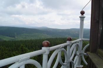 pohled z rozhledny (© Lenka Marsová, 07/2008)