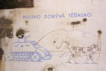 Tvrzový pěchotní srub N-73 Jeřáb, stěna v nadzemní části objektu (© Václav Fanta, 10/2007)
