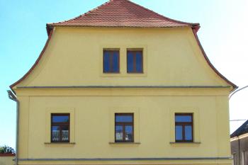 Pozdně barokní dům v Zákupech ( © Pavel Vítek 09/2019)