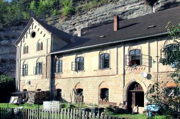 Zrcadlovna, bývalá výrobna zrcadel v Lindavě, místní části Cvikova ( © Pavel Vítek 09/2019)