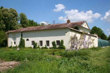 Zámecké zahradnictví od jihozápadu (© Ivan Grisa, 05/2008)