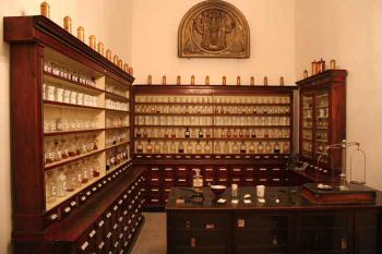 Lékárna z 19. století (© Ivan Grisa, 05/2008)