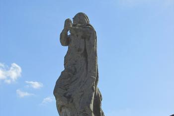 Sloup se sochou Panny Marie Immaculaty v Bohaticích ( © Pavel Vítek 09/2019)